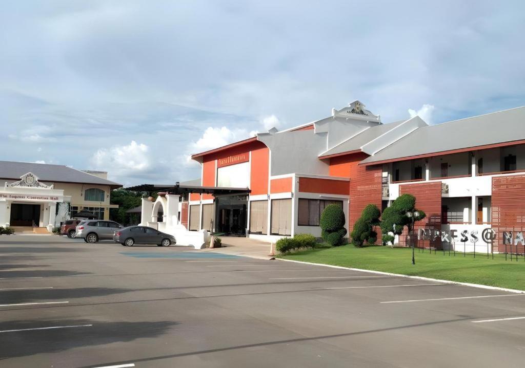 The Impress Nan Hotel Екстер'єр фото