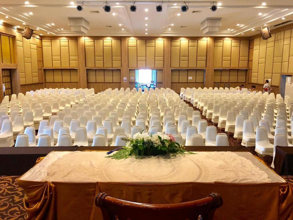 The Impress Nan Hotel Екстер'єр фото